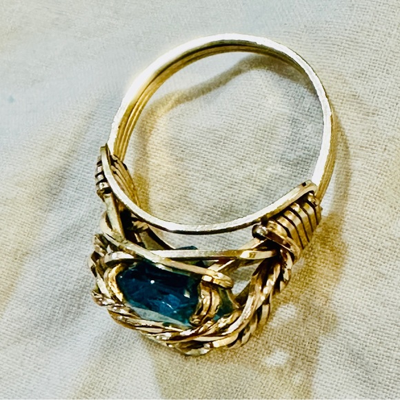 Twisted Golden Brass Wire Ring with Turquoise Colored Blue Stone Size 7 - Picture 8 of 10